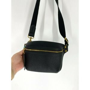 Universal Thread Fanny Pack Faux Leather Bum Bag